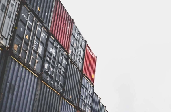 展望未来，集装箱货物运输将继续发挥其在国际贸易中的重要作用